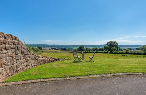 Eaton Mascott House | Pass the Keys | Hidden Gem in Stunning Location
