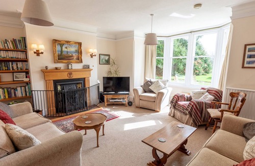 Norton Disney House | Pass the Keys | Idyllic Countryside Retreat