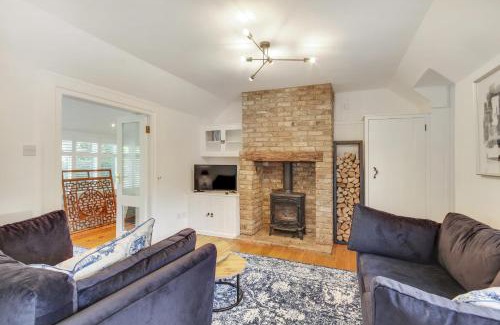 Tonbridge House | Pass the Keys Lovely Countryside Coach Cottage