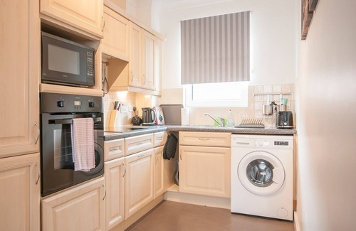 Butetown Apartment | Pass the Keys | Modern 2 Bedroom apartment next to Bay with Parking