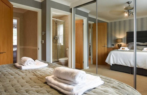 Wickham House | Pass the Keys | New Beautiful Meon Valley Family Home Sleeps6