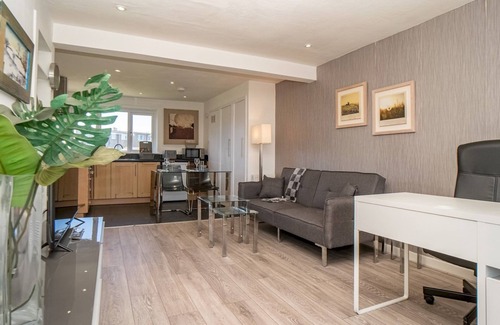 Duddingston Apartment | Pass the Keys | Newly Renovated 1 bedroom Flat - Edinburgh