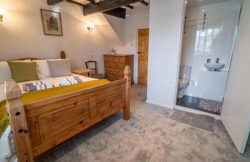 Giltbrook House | Pass The Keys Serenity Cottage A Cozy Retreat in Nottingham