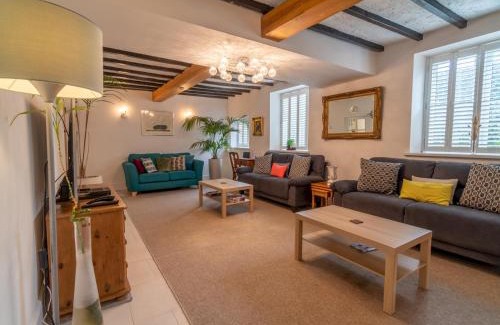 Giltbrook House | Pass The Keys Serenity Cottage A Cozy Retreat in Nottingham
