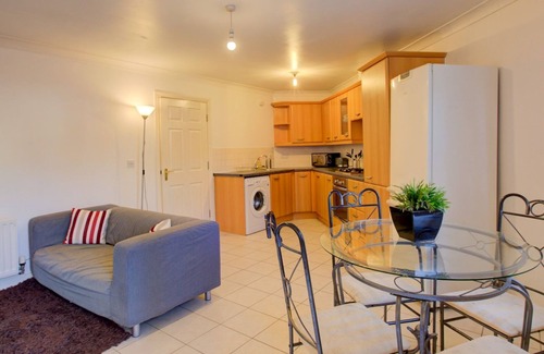 Rusholme Apartment | Pass the Keys |Spacious apartment for 2 free parking