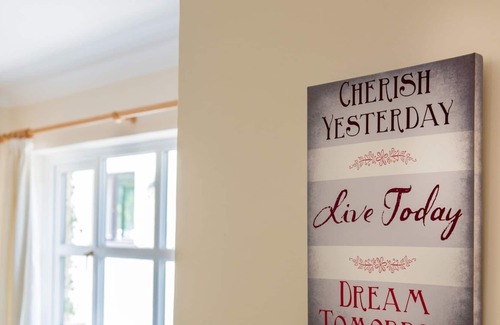 Tremain Cottage | Pass the Keys | Spacious Cottage in Ceredigion - Sleeps 6