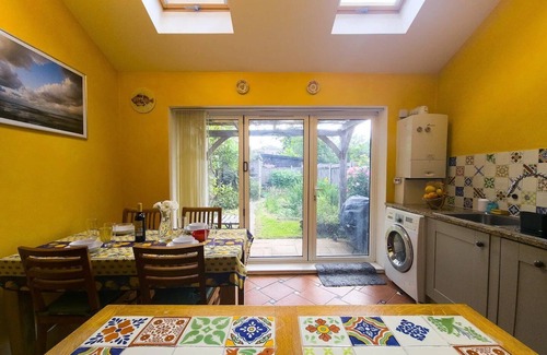 Island Gardens House | Pass the Keys | tCharming Home Near Thames & DLR
