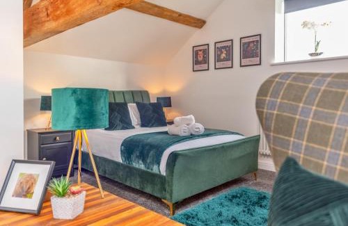 Sugnall House | Pass the Keys The Drift House – Countryside Luxury Comfort