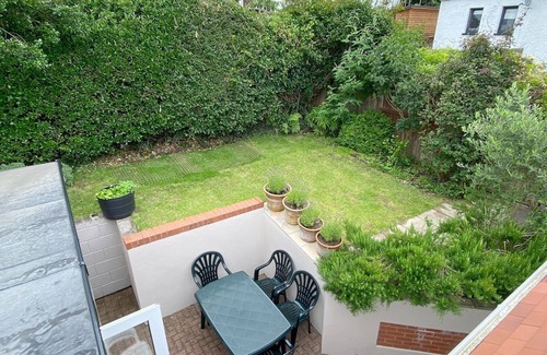 Mumbles House | Pass the Keys | The Little Red House, Mumbles, Gower - sleeps 6