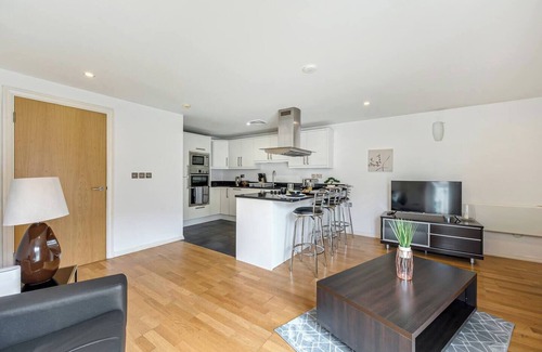 Trafford Apartment | Pass the Keys | Wonderful 2 Bed in Altrincham