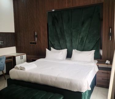 Nnewi Hotel | Passready Hotel and Suites Nnewi