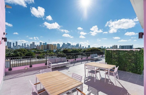 East Little Havana Apartment | Pastel | Garden Studio, Roof Deck, Near Downtown