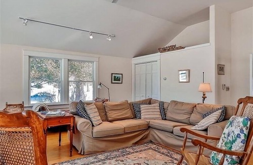 Florence House | Pastoral Pittsford Home w/ Amazing Mountain Views!