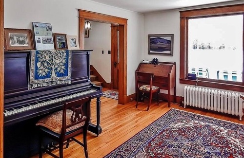 Florence House | Pastoral Pittsford Home w/ Amazing Mountain Views!