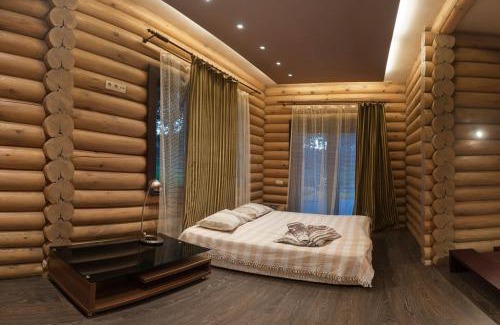Klavdiyevo-Tarasove Resort | Pastoral wooden hauses