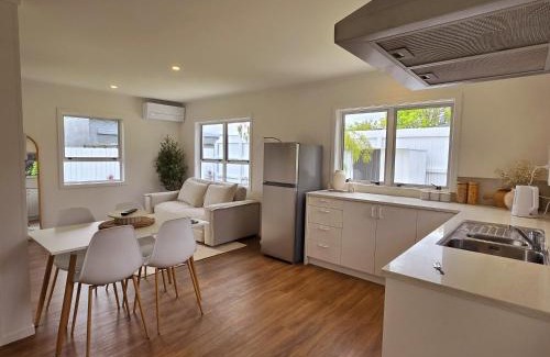 Riwaka Bed & Breakfast | Pasture Views Cottage