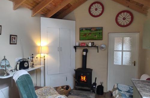 Fivemilebourne House | Pat Tadys