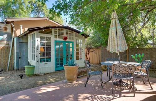 Patagonia House | Patagonia Cottage with Patio and Yard Walk to Town!