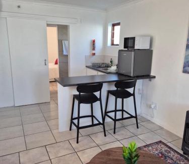 Hermanus City-Centre Apartment | Paterson Place Studios
