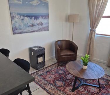 Hermanus City-Centre Apartment | Paterson Place Studios
