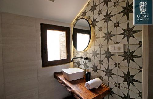 Toledo City Center Apartment | Patio de los Ángeles