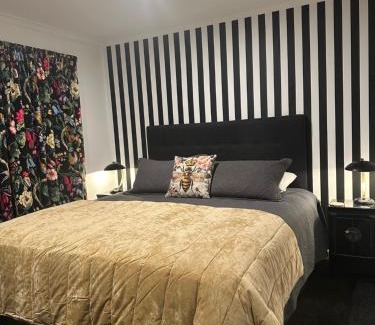 Lyttelton Apartment | Paton Place Harbour Hillviews