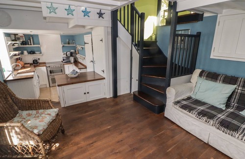 Little Haven Cottage | PATTY'S COTTAGE, character holiday cottage in Broad Haven