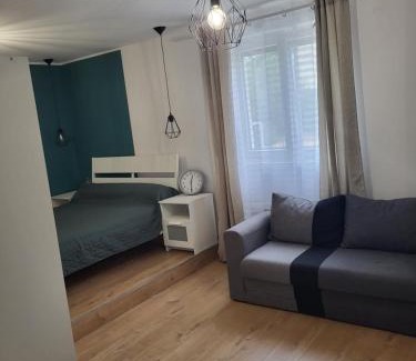 Montfavet House | PaulAngela