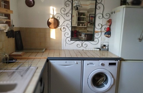 Amilly House | Paule's little house. Gîte* Amilly. Breakfast/romantic options