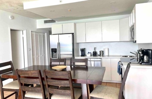 Mid Beach Apartment | Pavilion - Best ocean sunrise-Miami Beach