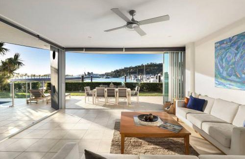 Hamilton Island Apartment | Pavillions 17 Waterfront with Private Pool and Buggy