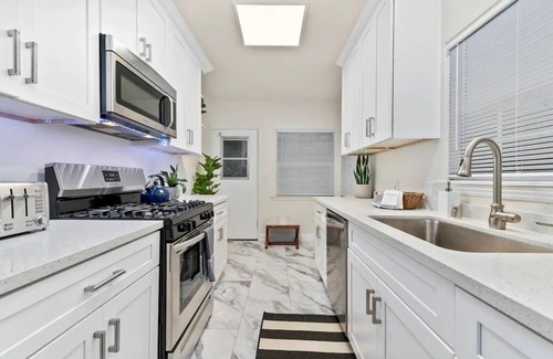 Pacific Beach House | PB 3BR BEACH RETREAT: HOT TUB - MINI GOLF