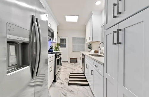 Pacific Beach House | PB 3BR BEACH RETREAT: HOT TUB - MINI GOLF