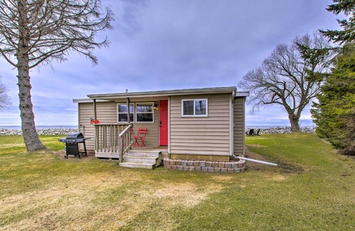 Oconto House | Peace and Premier Fishing on Bay of Green Bay!