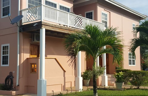 Franks Eddy Apartment | Peace and Tranquility in an ecofriendly environment