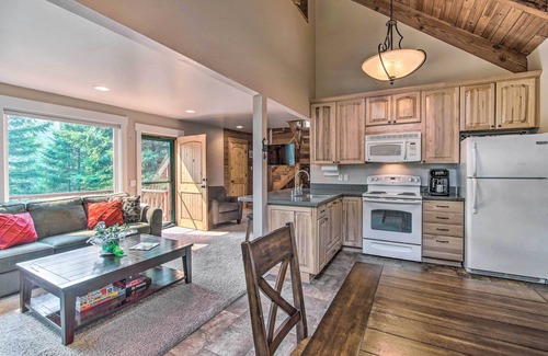 Cle Elum Cabin | Peace in the Pines: Cle Elum Cabin w/Trail!