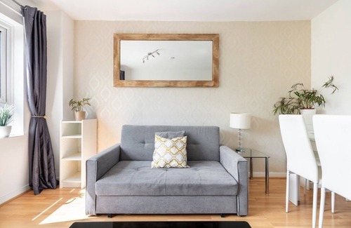 Wandsworth Apartment | Peace & Quiet 2bd 2bth Oasis Nr Thames Beach Club!