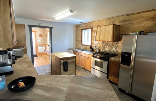 Saint-Emile-de-Suffolk Cottage | Peaceful family and pet-friendly 3-bedroom cottage, 30-minutes from Tremblant