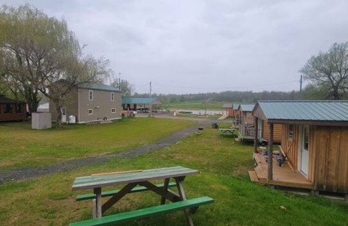 Hammond Cabin | Peaceful 1-bedroom cabin in Hammond -Accessible-