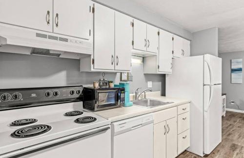 Sunnyland Apartment | Peaceful 2BD 10 mins from DT Peoria