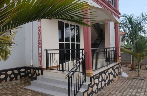Kitende Apartment | Peaceful 3-bedroom apartment with WiFi in Kitende
