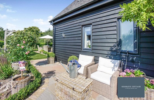 Rampton Cottage | Peaceful 3 Bedroomed Lincolnshire Cottage with Hot Tub in Laughterton nr Lincoln