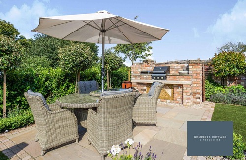 Rampton Cottage | Peaceful 3 Bedroomed Lincolnshire Cottage with Hot Tub in Laughterton nr Lincoln