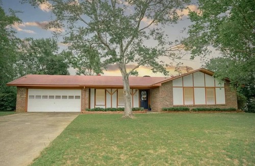 Dothan House | Peaceful 3BR/2BA House Near EVERYTHING w/WIFI