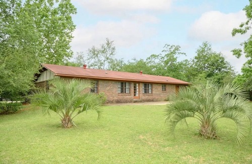 Dothan House | Peaceful 3BR/2BA House Near EVERYTHING w/WIFI