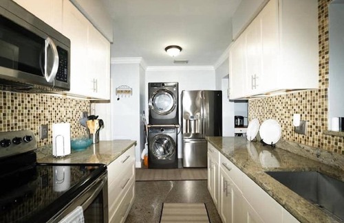 Boynton Beach House | Peaceful 3BR House w/Hot Tub & Backyard Retreat.