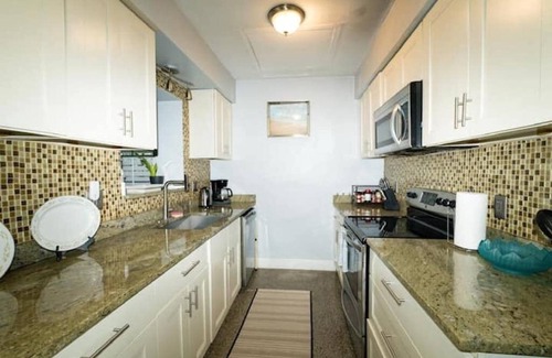 Boynton Beach House | Peaceful 3BR House w/Hot Tub & Backyard Retreat.