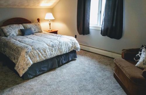 Huntingdon House | Peaceful Acres – Minutes to Raystown Lake