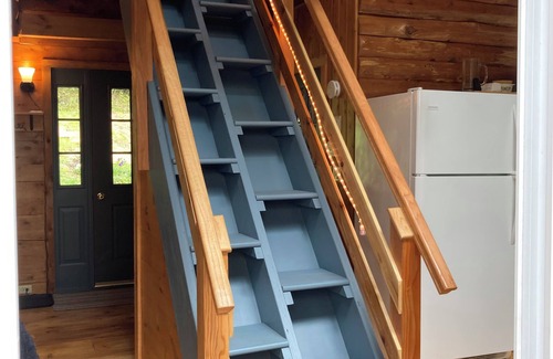 Waterford Cabin | Peaceful and Private Cabin near charming Saint Johnsbury Vermont