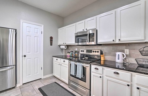 Atascosa House | Peaceful Atascosa Home w/Balcony & Deck!